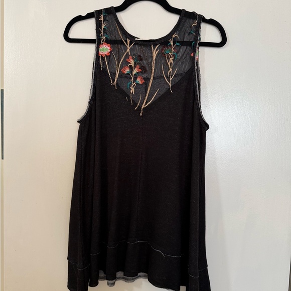 Hummingbird Embroidered Tunic - Picture 4 of 4